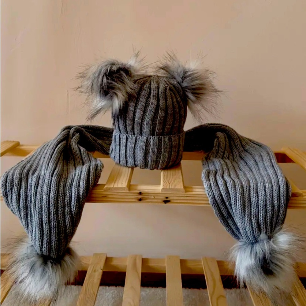 Kids Pom Pom hat and scarf set